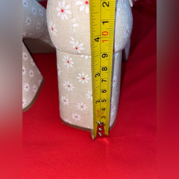 Sold NWT MAIDDEN GIRL CRAZY DAYSI STYLE MARY JANE PLATFORM FLORAL PRINT SIZE 9 - Picture 6 of 14